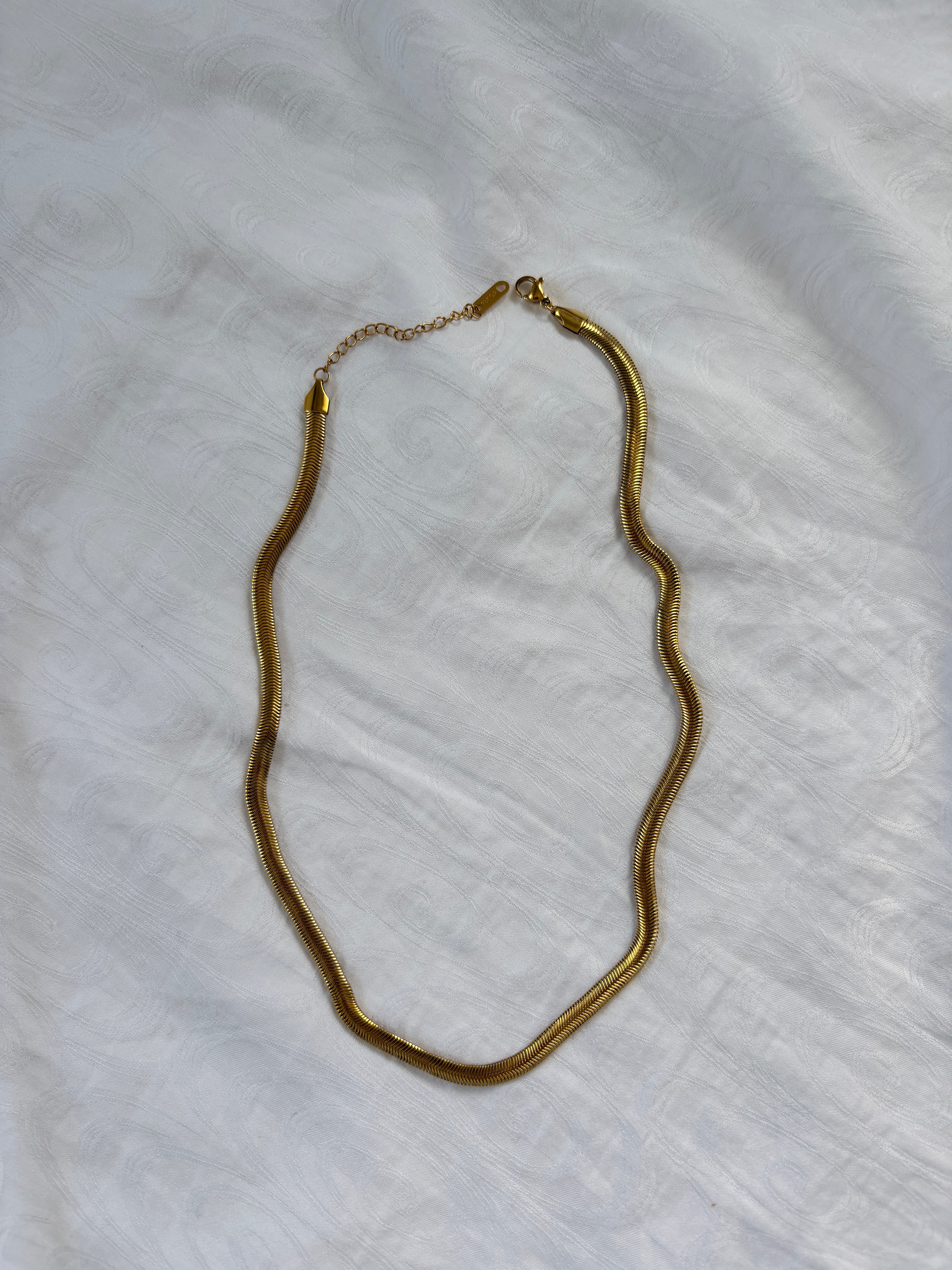 Collier Snake simple